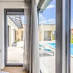 Stella & Alba By Interhome Brtonigla