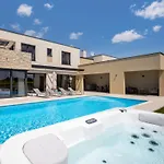 Villa Stella & Alba By Interhome