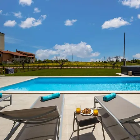 Stella & Alba By Interhome Villa Brtonigla