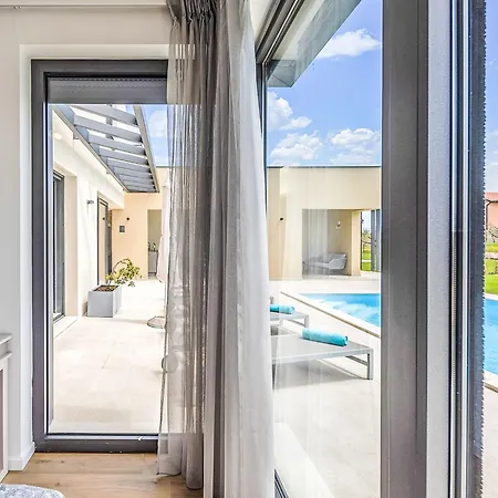 Stella & Alba By Interhome Brtonigla