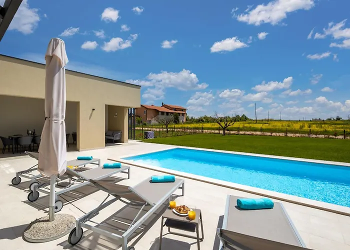 Stella & Alba By Interhome Brtonigla