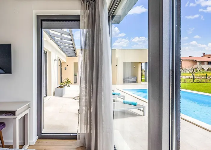 Stella & Alba By Interhome Brtonigla